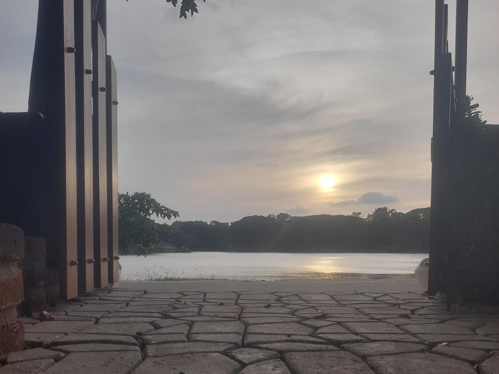 Shashin Lake Resort Dambulla Bagian luar foto