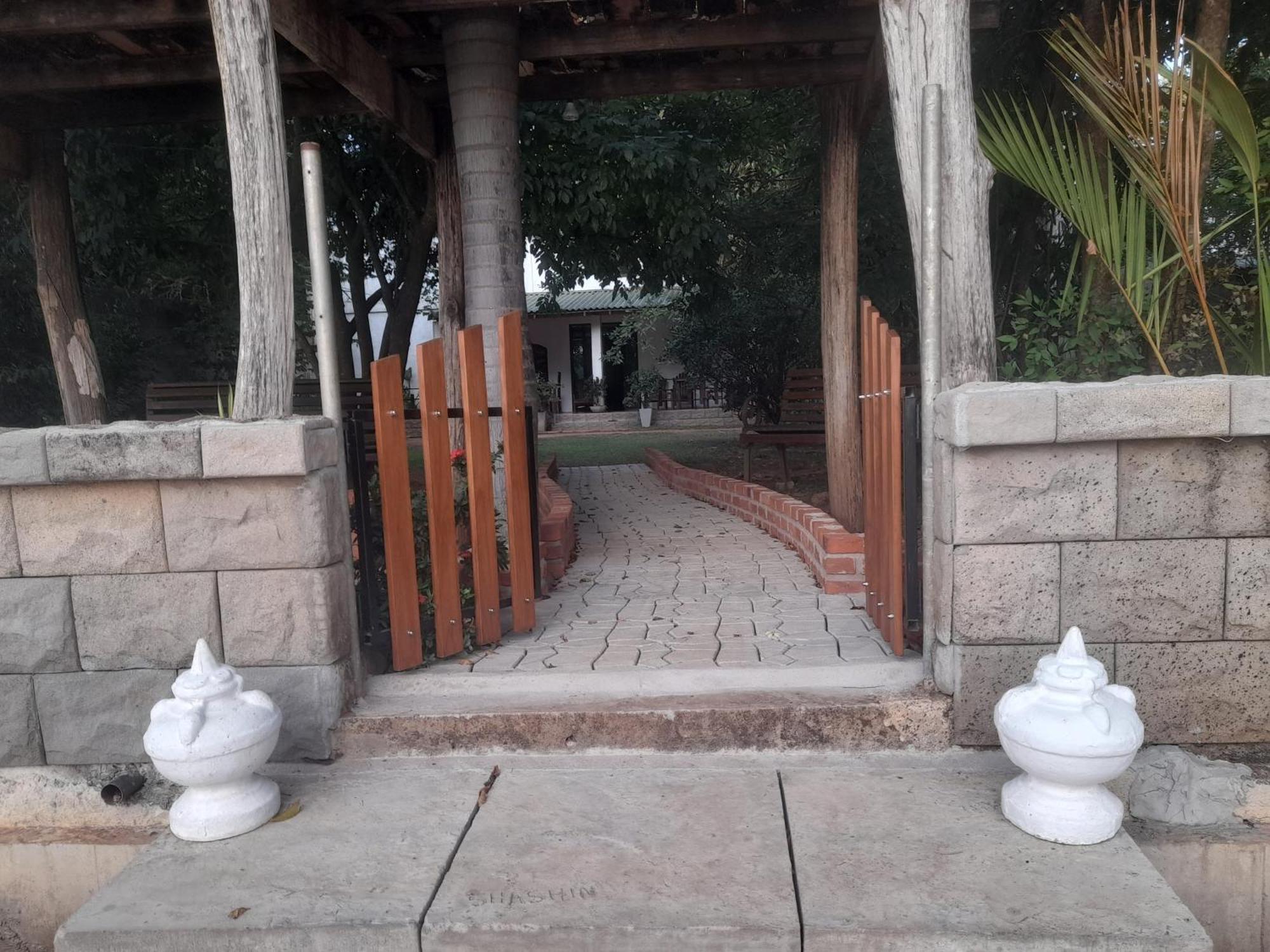 Shashin Lake Resort Dambulla Bagian luar foto