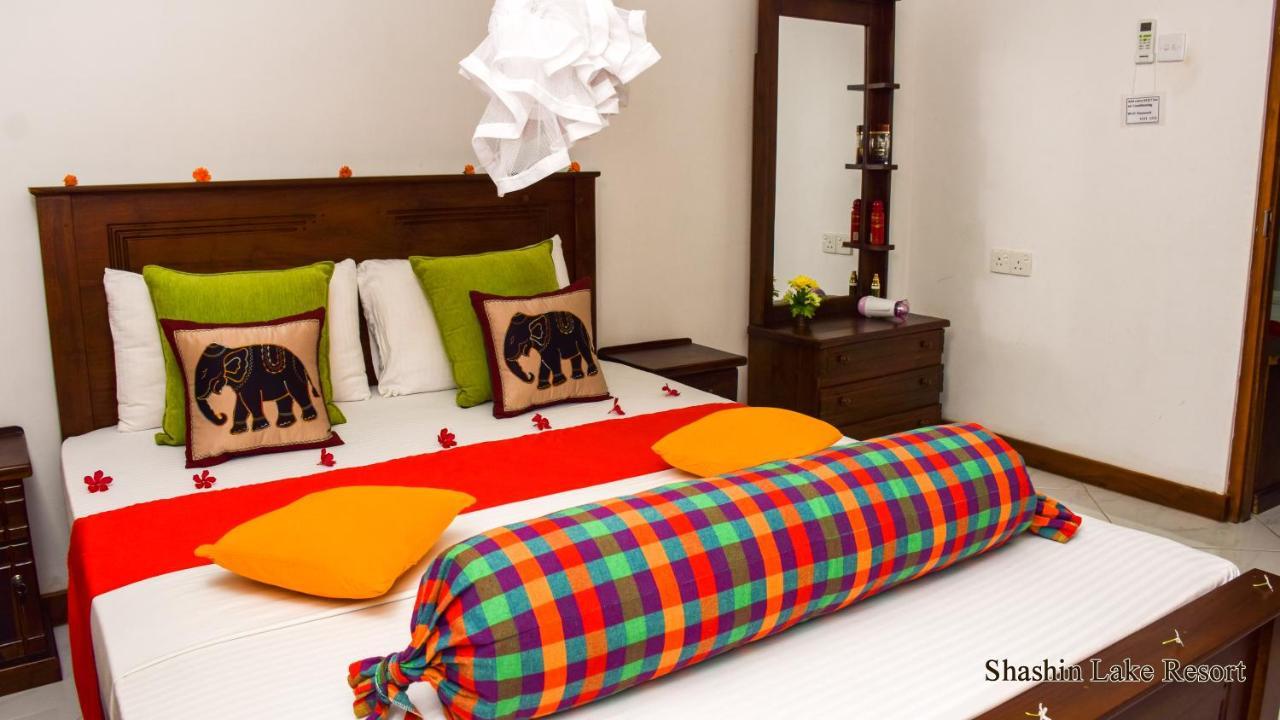 Shashin Lake Resort Dambulla Bagian luar foto