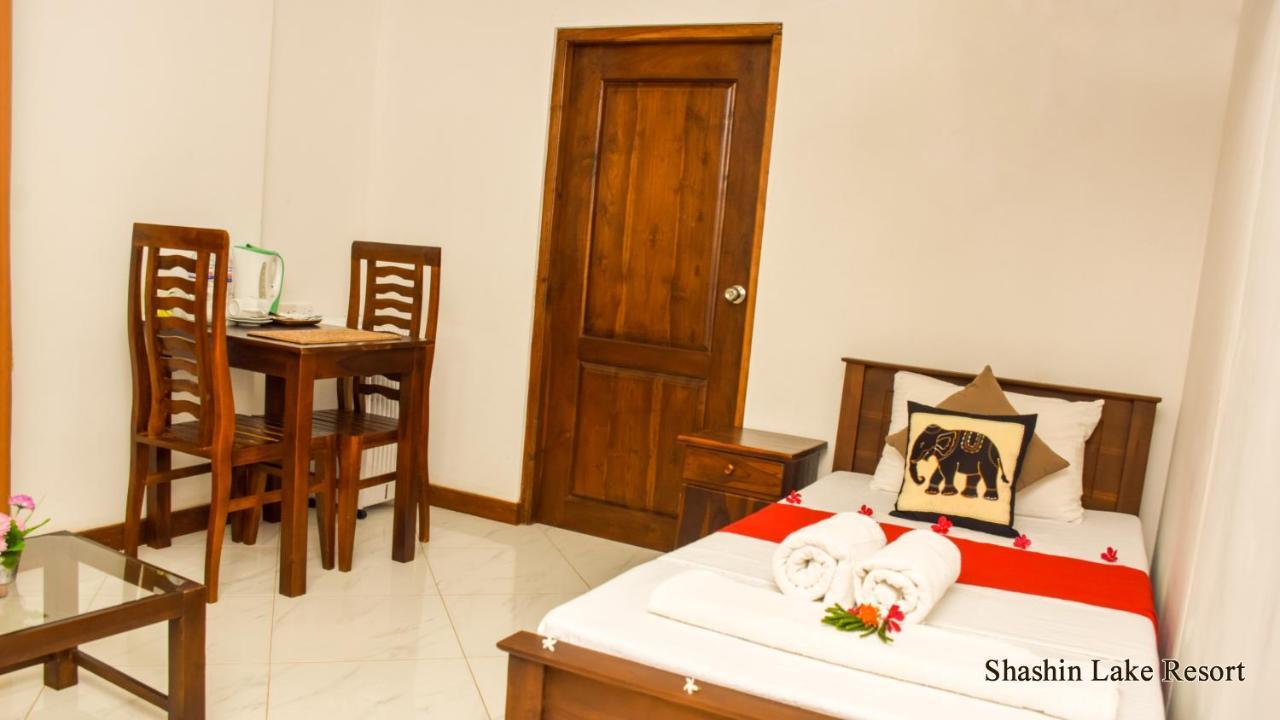 Shashin Lake Resort Dambulla Bagian luar foto