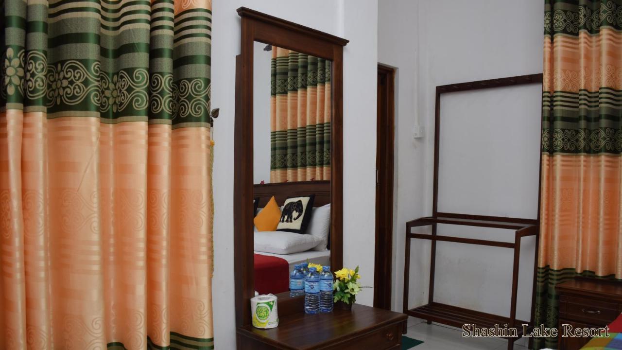 Shashin Lake Resort Dambulla Bagian luar foto