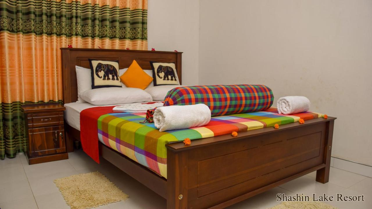 Shashin Lake Resort Dambulla Bagian luar foto