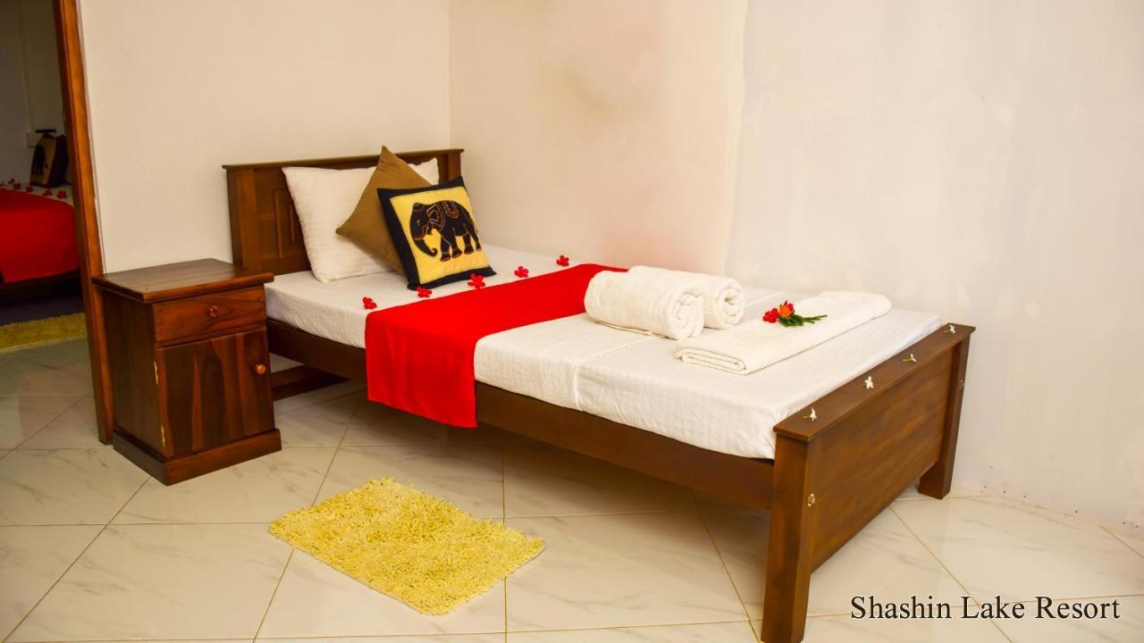 Shashin Lake Resort Dambulla Bagian luar foto