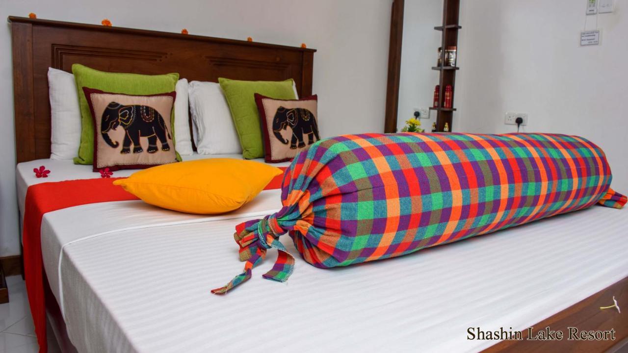 Shashin Lake Resort Dambulla Bagian luar foto