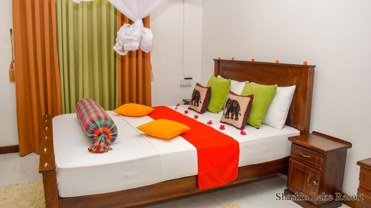Shashin Lake Resort Dambulla Bagian luar foto