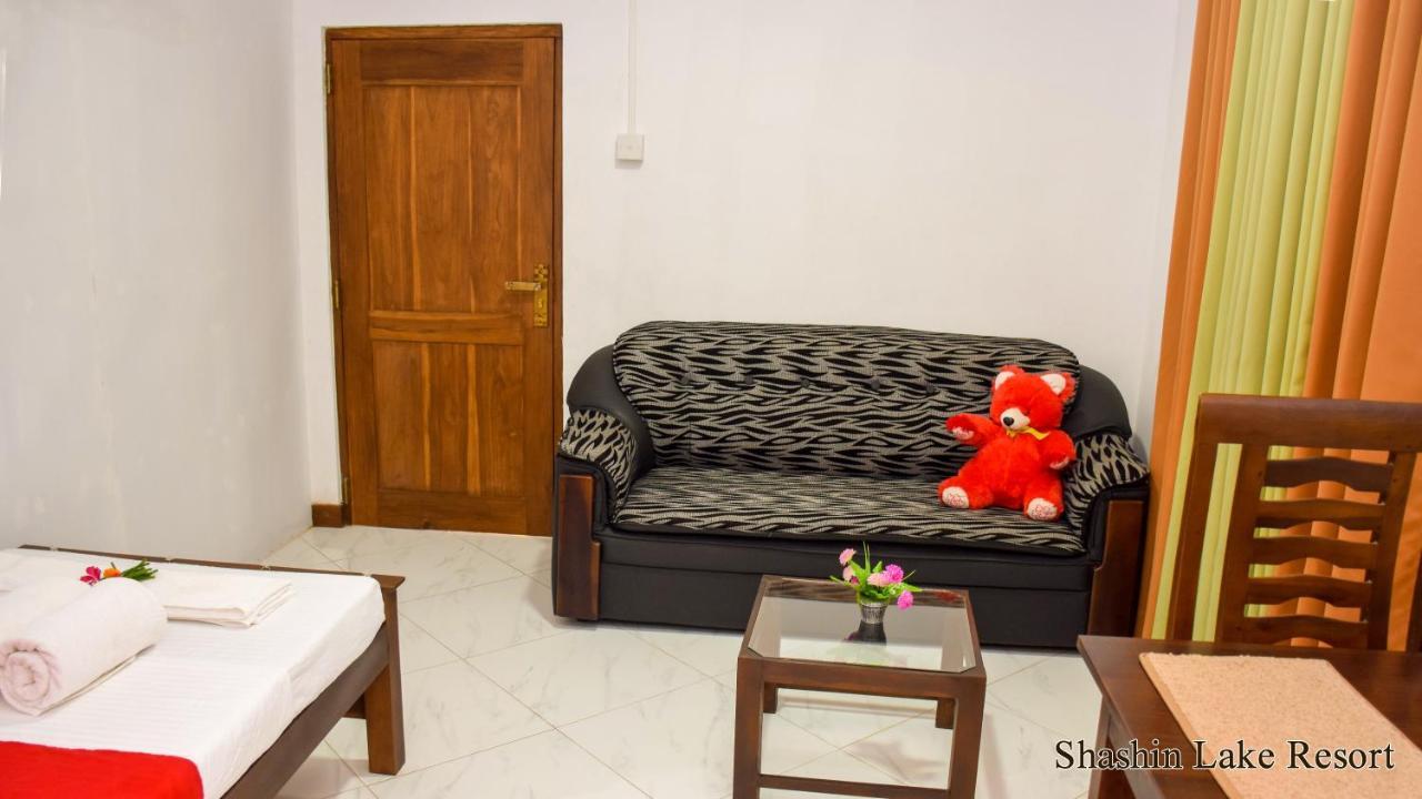 Shashin Lake Resort Dambulla Bagian luar foto